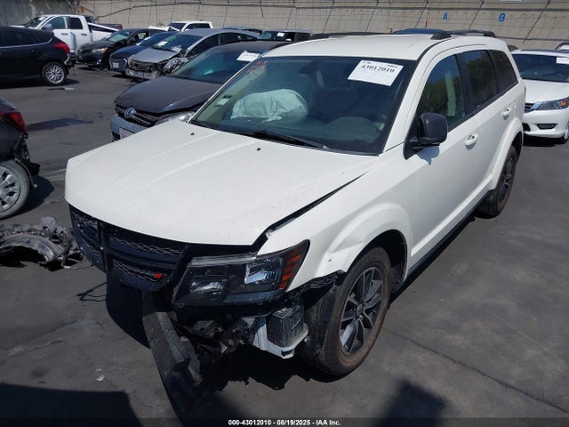 Dodge 2018 2018 3C4PDCABXJT533126 Image 2