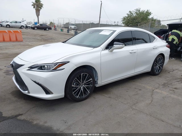 58ADA1C11SU062614 Lexus a25a-fxs