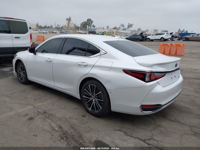 58ADA1C11SU062614 Lexus a25a-fxs