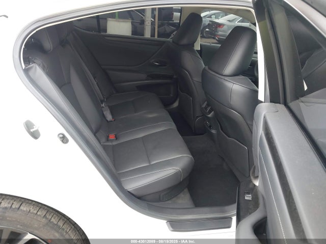58ADA1C11SU062614 Lexus a25a-fxs