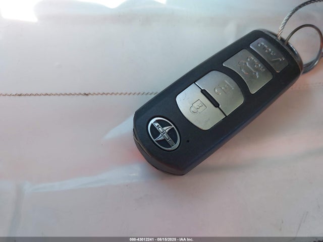 3MYDLBZV6GY139182 Scion p5v