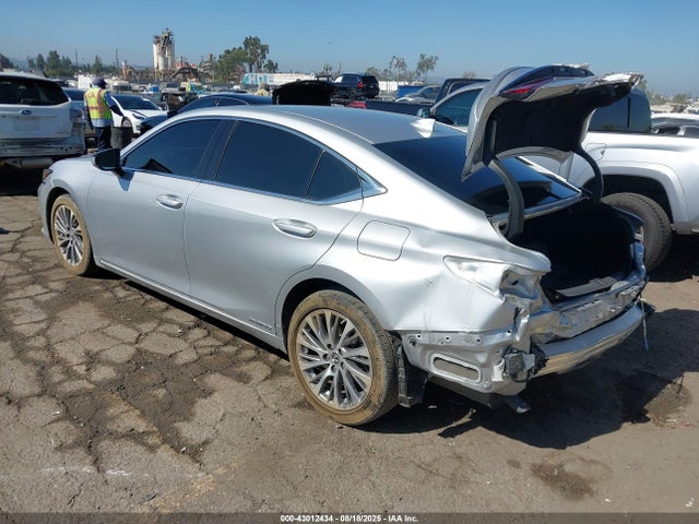 Lexus a25a-fxs, 3nm 2021 58ADA1C11MU007356 Image 3