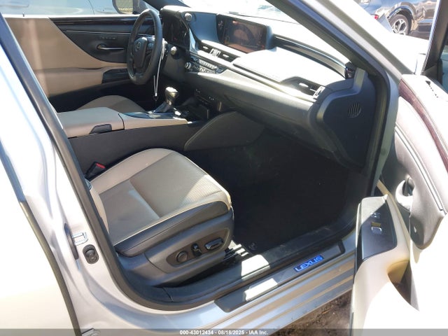 Lexus a25a-fxs, 3nm 2021 58ADA1C11MU007356 Image 5