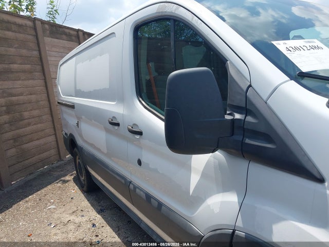 Ford Transit 2016 1FTYE1YM6GKB08686 Image 13