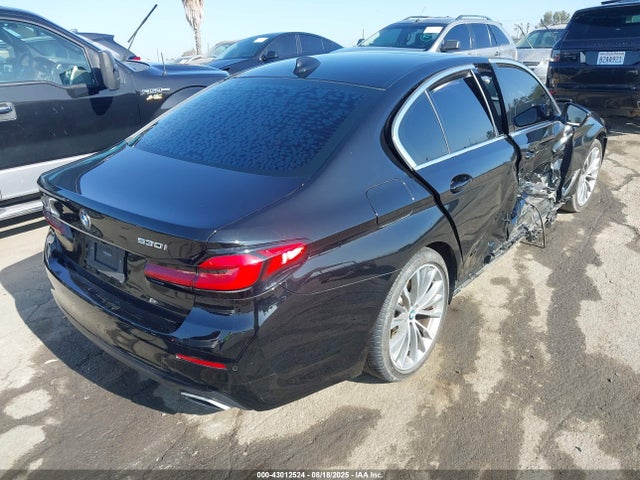 WBA53BH02MWX17304 BMW 530I