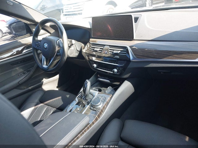WBA53BH02MWX17304 BMW 530I