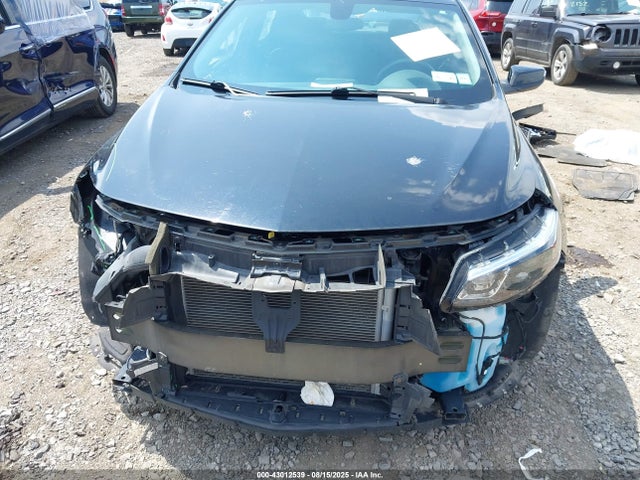 Продажа на аукционе авто 2018 Chevrolet Malibu Lt, vin: 1G1ZD5ST9JF113341, номер лота: 43012539