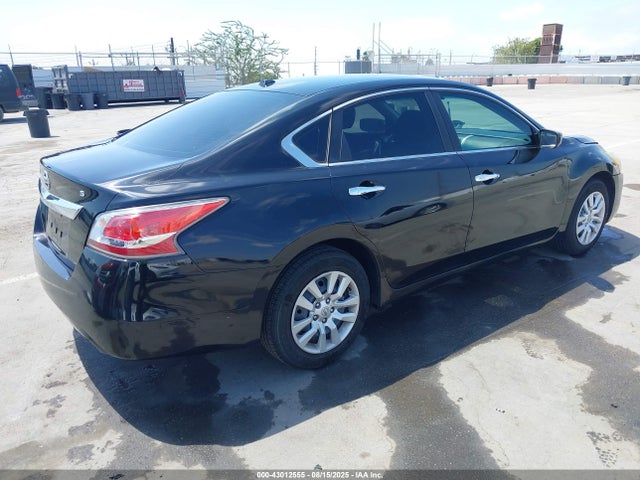 1N4AL3AP5FN398946 Nissan 2015