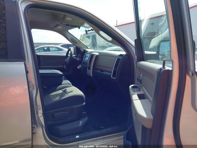 2009 DODGE RAM 1500 1D3HV18P39S789894 Photo 4