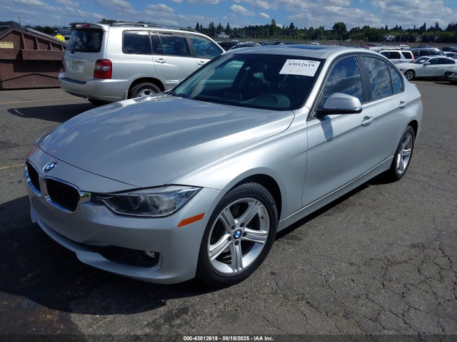 BMW 2014 2014 WBA3B3C53EJ981732 Image 2
