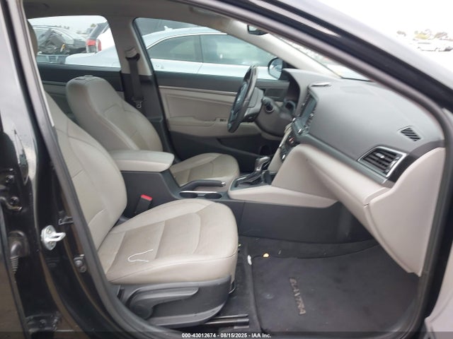 5NPD84LFXHH027058 Hyundai 2017