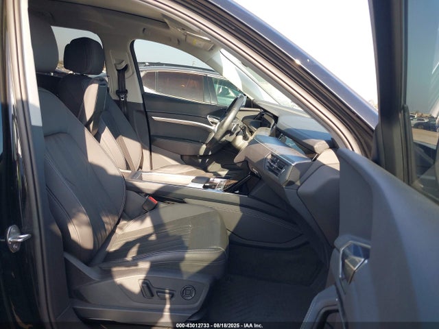 2024 AUDI Q8 E-TRON WA15AAGE4RB044864 Photo 4