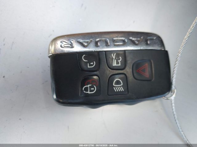 2017 JAGUAR XE SAJAD4BG4HA963940 Photo 10