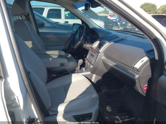 2010 LAND ROVER LR2 SALFT2BN1AH197262 Photo 4