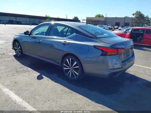 Nissan 2020 2020 1N4BL4CV3LC125825 Image 3
