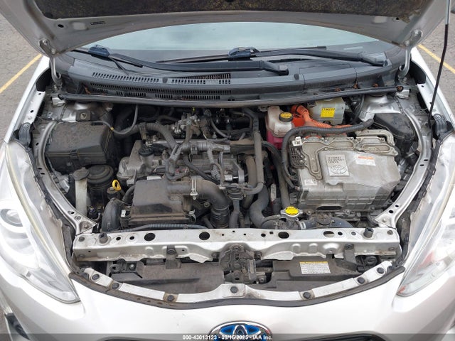 JTDKDTB38F1587024 Toyota 1nz-fxe+1lm