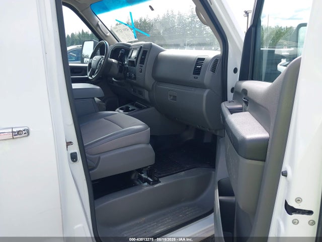 1N6AF0LY6HN810359 Nissan NV