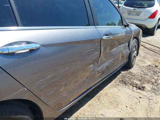 Honda ACCORD LX 2017 1HGCR2F36HA082355 Image 18