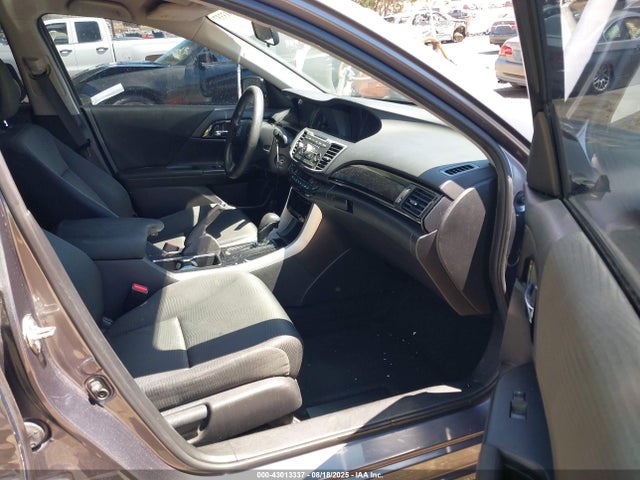 Honda ACCORD LX 2017 1HGCR2F36HA082355 Image 5
