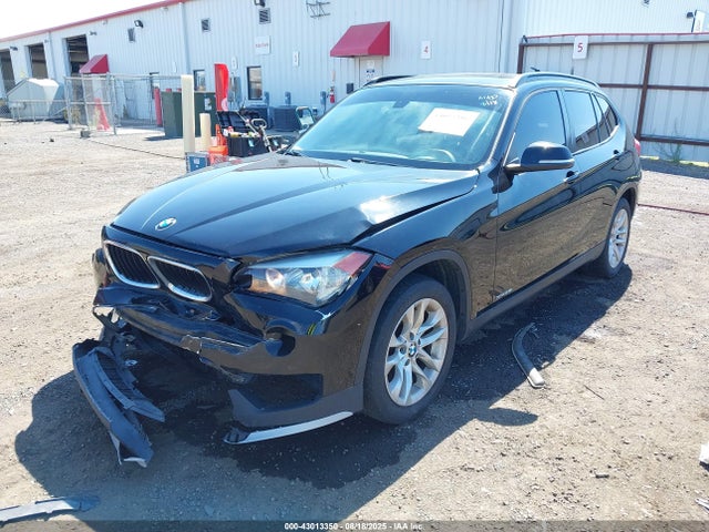 BMW X1 2015 WBAVL1C57FVY25892 Image 2