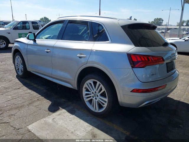 2019 AUDI Q5 WA1BNAFY4K2099498 Photo 2