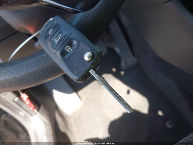 1VWAT7A39GC049829 Volkswagen 1.8t