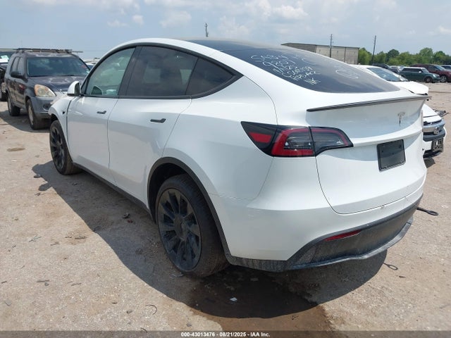 2025 TESLA MODEL Y 7SAYGDED5SA349807 Photo 2