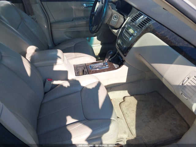2011 CADILLAC DTS 1G6KD5E68BU105990 Photo 4