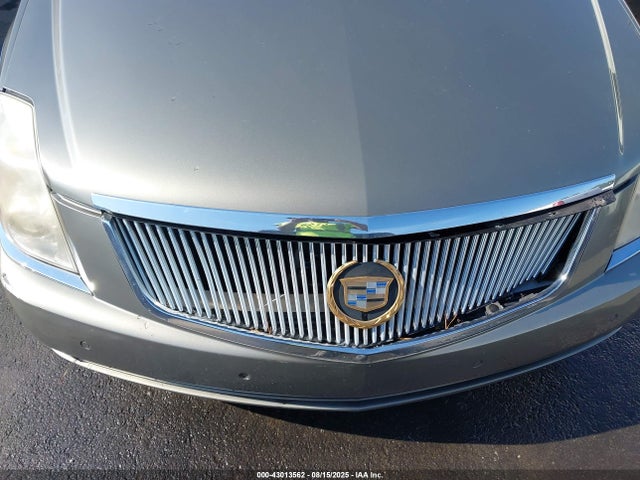 2011 CADILLAC DTS 1G6KD5E68BU105990 Photo 5