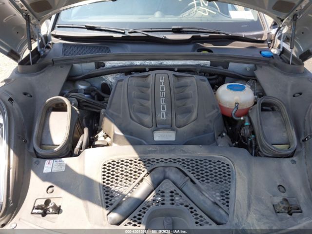 2017 PORSCHE MACAN WP1AG2A52HLB56068 Photo 9
