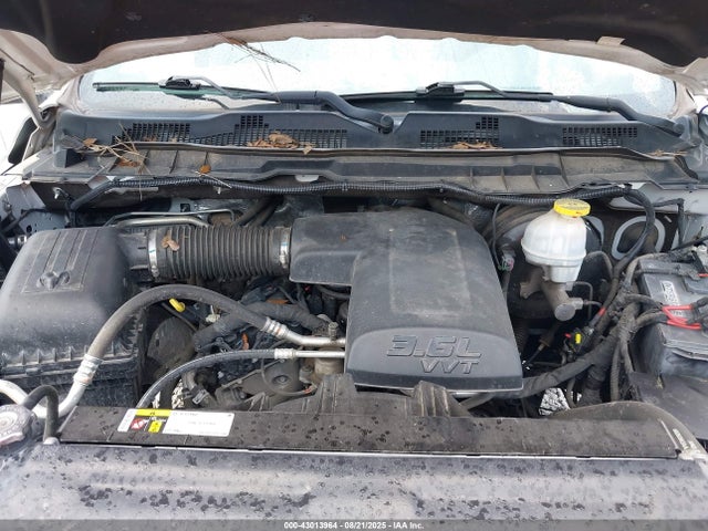 3C6JR6DGXKG588757 RAM 1500 Classic Tradesman 4x2 8&#039; Box