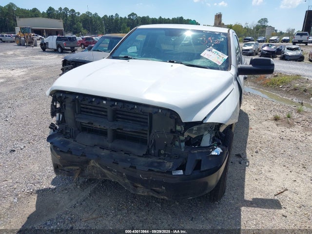 3C6JR6DGXKG588757 RAM 1500 Classic Tradesman 4x2 8&#039; Box
