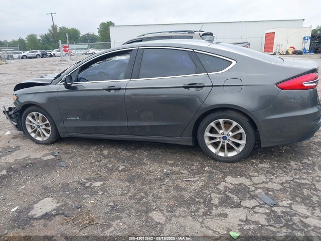 3FA6P0MU0KR189552 Ford 2019