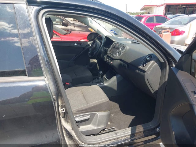 WVGAV7AX5FW611282 Volkswagen Tiguan