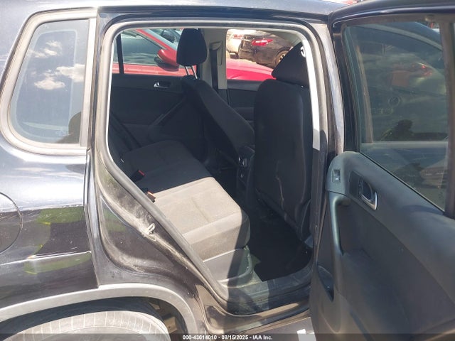 WVGAV7AX5FW611282 Volkswagen Tiguan