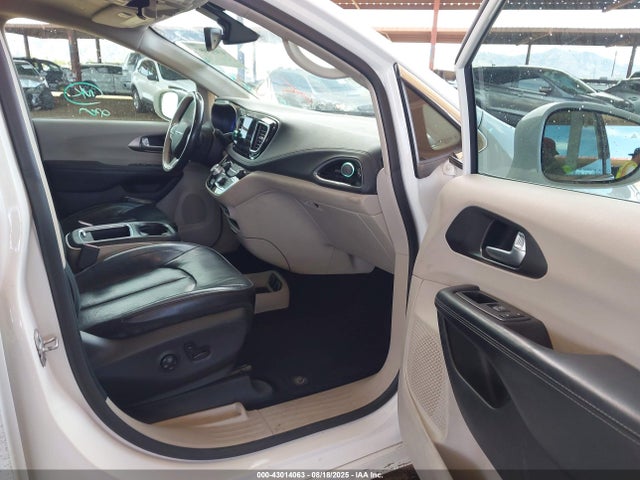 2C4RC1GG0JR185438 Chrysler Pacifica