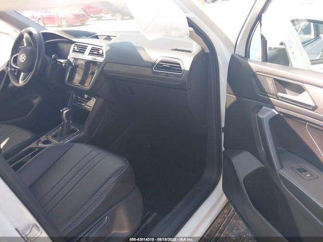 3VV3B7AX4NM008412 Volkswagen Tiguan