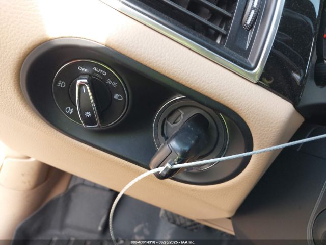 2018 PORSCHE MACAN WP1AA2A51JLB13607 Photo 10