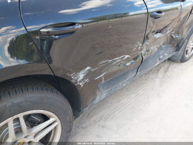 2018 PORSCHE MACAN WP1AA2A51JLB13607 Photo 5