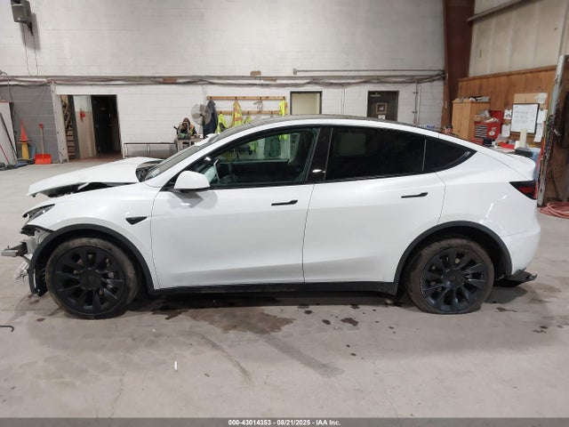 5YJYGDEEXMF107980 Tesla Model Y