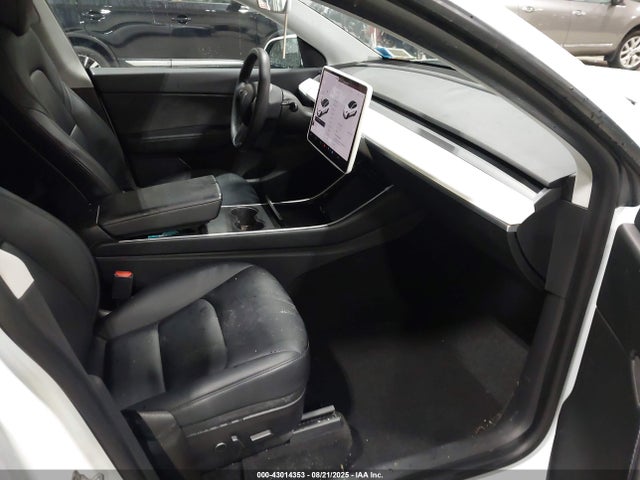 2021 TESLA MODEL Y 5YJYGDEEXMF107980 Photo 4