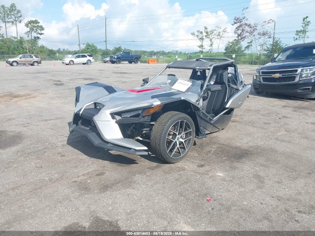Polaris Slingshot 2016 57XAAPFA0G7115541 Image 2
