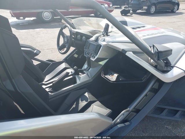 Polaris Slingshot 2016 57XAAPFA0G7115541 Image 5