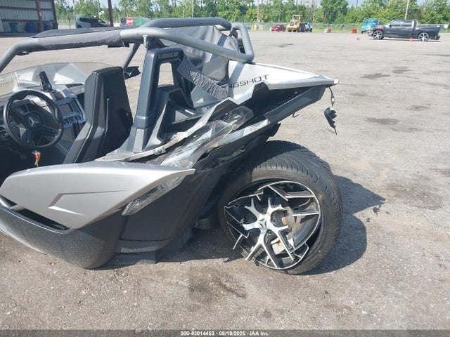 Polaris Slingshot 2016 57XAAPFA0G7115541 Image 6