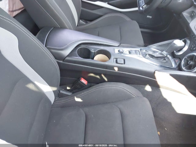 2021 CHEVROLET CAMARO 1G1FB1RS0M0124931 Photo 4