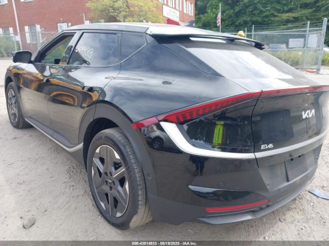 2025 KIA EV6 5XYC3DJC0SG002493 Photo 2