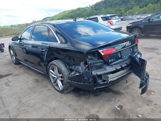 2016 AUDI A8 L WAU43AFD2GN020317 Photo 2