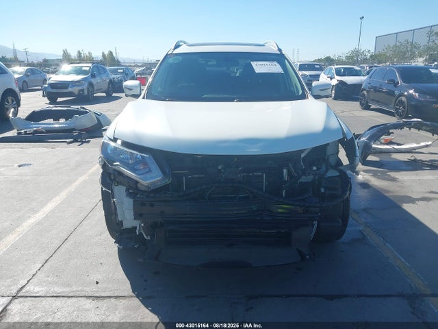 5N1ET2MT5JC828490 Nissan Rogue