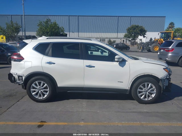 5N1ET2MT5JC828490 Nissan Rogue