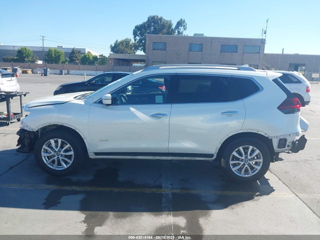 5N1ET2MT5JC828490 Nissan Rogue